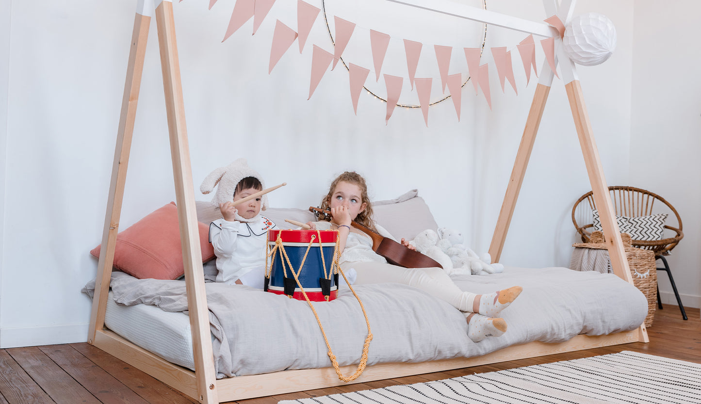 Lit tipi Plume - Lit Montessori au sol