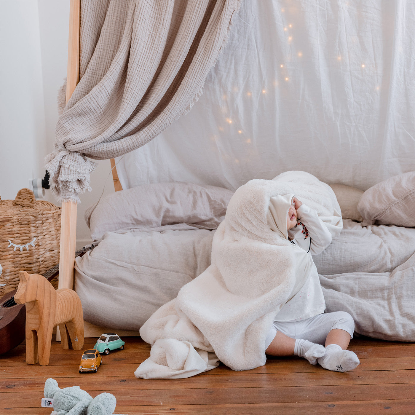 Lit tipi Plume - Lit Montessori au sol